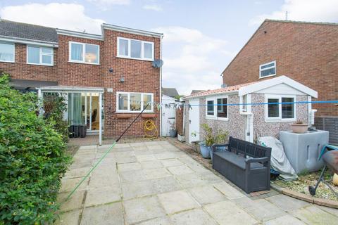 4 bedroom semi-detached house for sale, Hazel Close, Eythorne, CT15