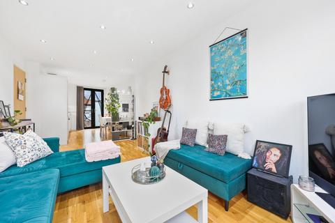 2 bedroom penthouse for sale, Hackney Road,Shoreditch, E2