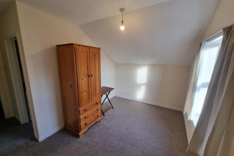 Studio to rent, Macdonald Road, Cromer NR27