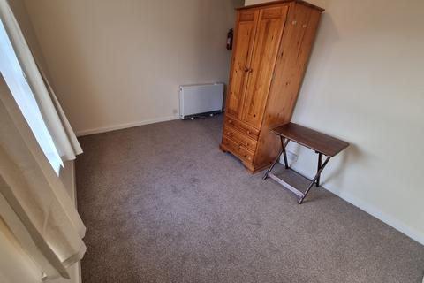 Studio to rent, Macdonald Road, Cromer NR27