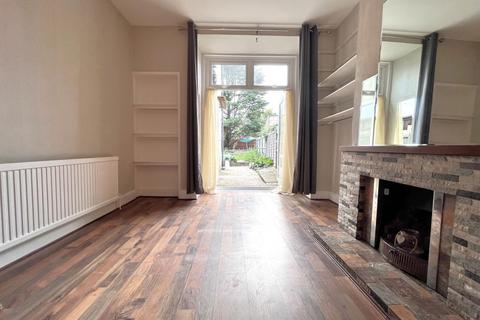 1 bedroom flat to rent, London  E17