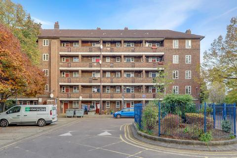 4 bedroom flat to rent, Cowley Street, Brixton, London, SW9