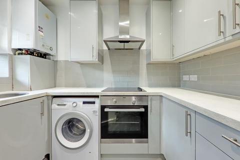 4 bedroom flat to rent, Cowley Street, Brixton, London, SW9