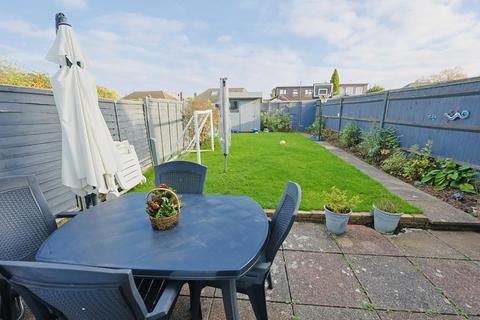 9 Maytree Close, Edgware, HA8 8XX
