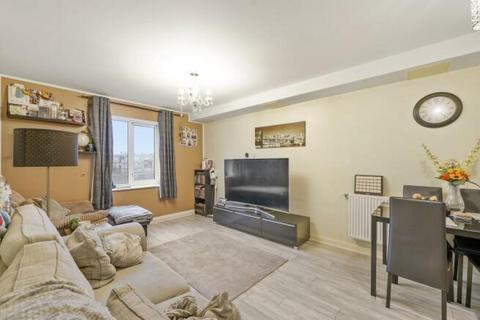 2 bedroom flat for sale, Centurion House, 99 Varcoe Gardens, Hayes, UB3 2FJ