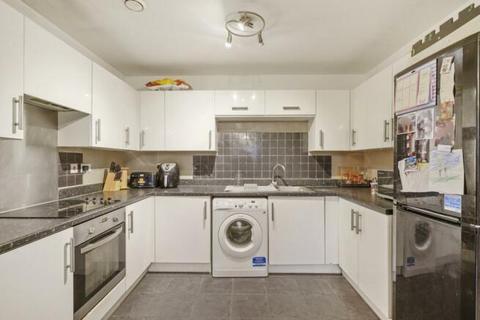 2 bedroom flat for sale, Centurion House, 99 Varcoe Gardens, Hayes, UB3 2FJ