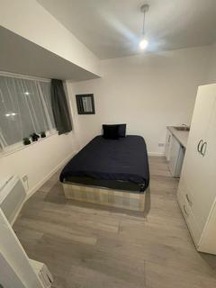 1 bedroom in a house share to rent, Hermitage Way, Stanmore