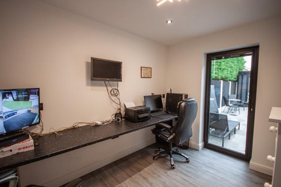 Bedroom 3/office