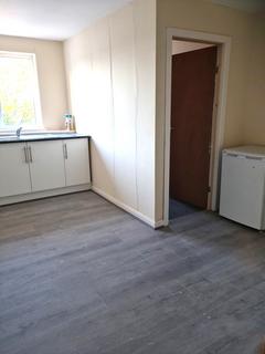 Studio to rent, Glascote Road, Glascote B77