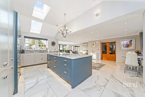 5 bedroom detached house for sale, Southend Road, Chelmsford CM2