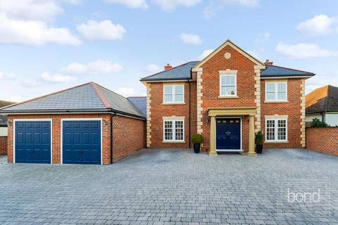 5 bedroom detached house for sale, Southend Road, Chelmsford CM2