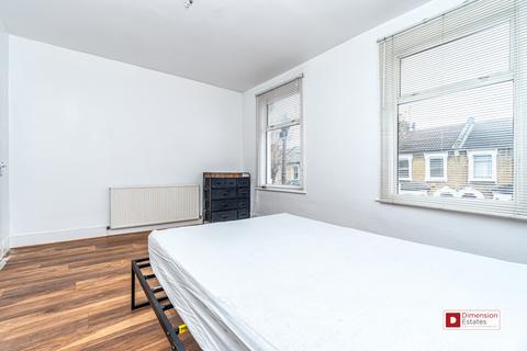 4 bedroom terraced house to rent, Coopersale Road, Homerton, Hackney, E9