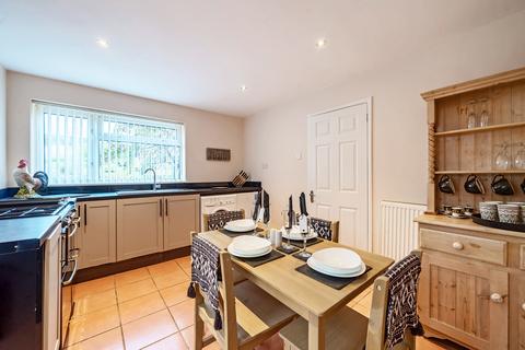 3 bedroom detached house for sale, Shrubbery Road, Drakes Broughton WR10