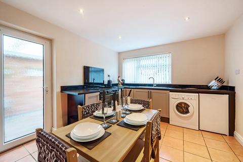 3 bedroom detached house for sale, Shrubbery Road, Drakes Broughton WR10