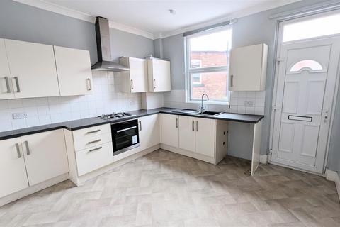 3 bedroom end of terrace house to rent, Vernon Terrace, Crosspool, Sheffield