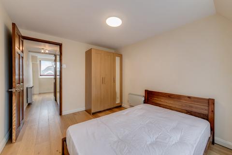 2 bedroom flat to rent, St. Michael's Court, St. Leonards Road, London