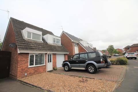 3 bedroom detached house to rent, Billing Close, Norwich NR6