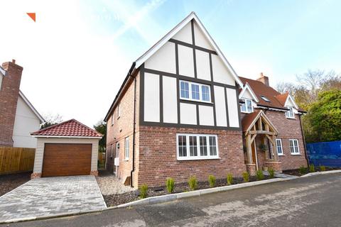 4 bedroom detached house for sale, Tamarisk Close, Kirby le Soken