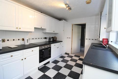 4 bedroom house to rent, Manor Street, Cardiff CF14