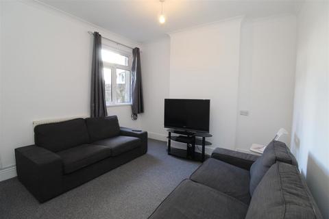 4 bedroom house to rent, Manor Street, Cardiff CF14