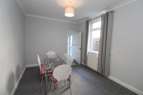 4 bedroom house to rent, Manor Street, Cardiff CF14