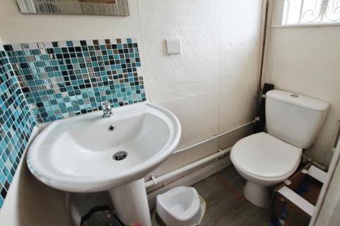 132 Middleton Road, Morley, Leeds, LS27 8DH