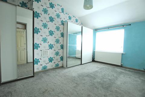 132 Middleton Road, Morley, Leeds, LS27 8DH