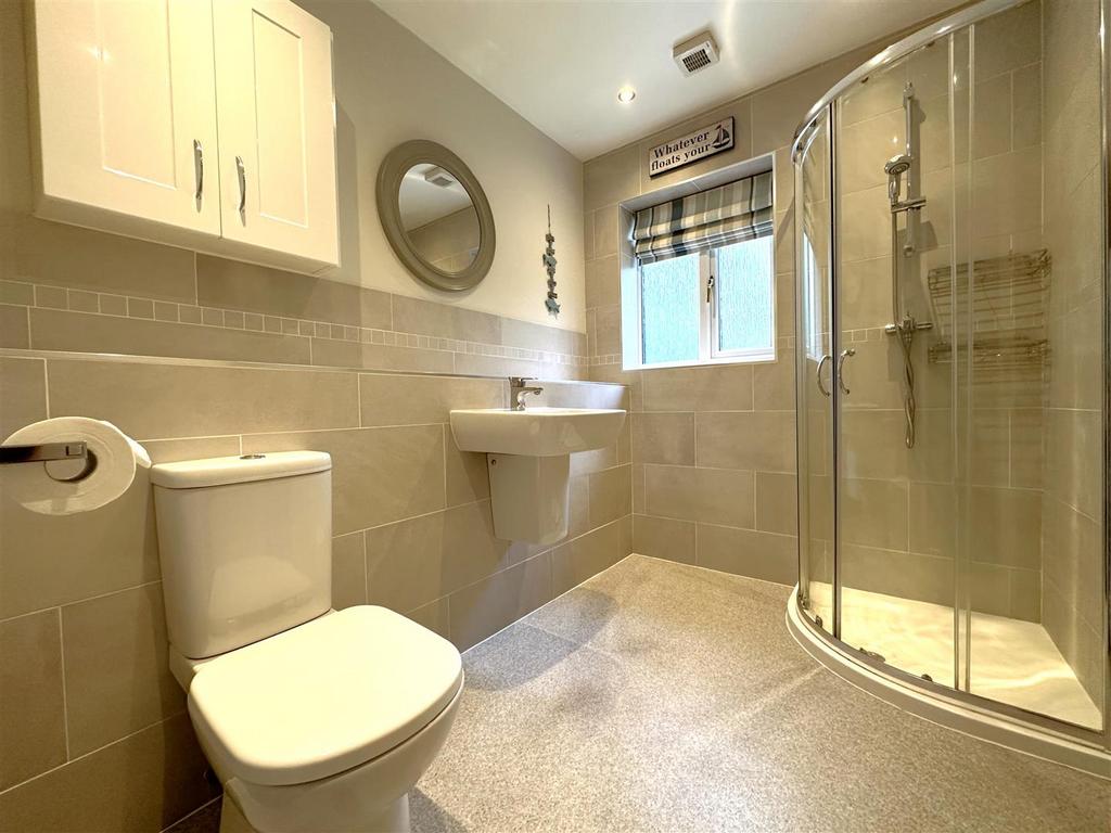 Family Shower Room 453