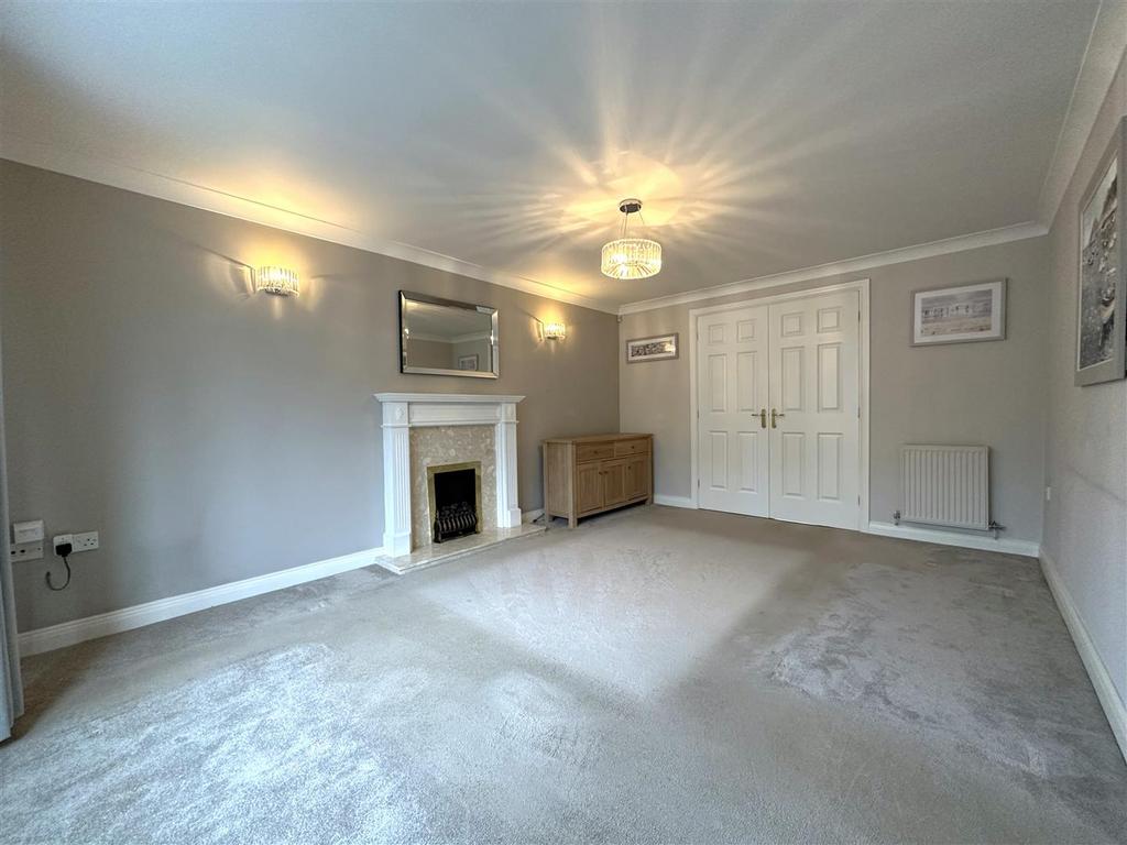 Generous Lounge 373