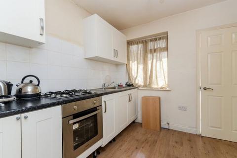 1 bedroom flat for sale, Connell Crescent, London, W5