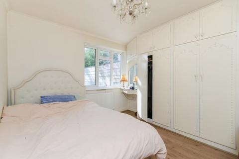 174 Connell Crescent, London, W5 3BP