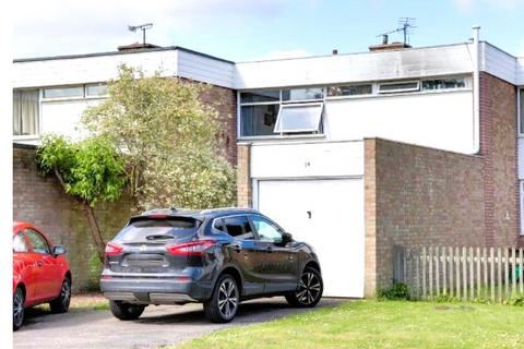 3 bedroom terraced house to rent, Oak Drive, Henlow, SG16