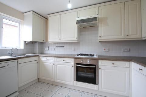 4 bedroom terraced house to rent, Howgate Road, East Sheen, London