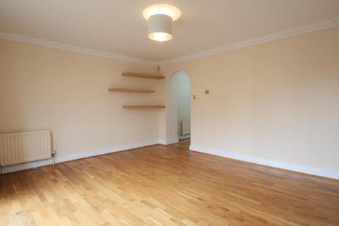 4 bedroom terraced house to rent, Howgate Road, East Sheen, London