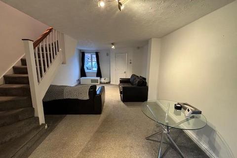 3 bedroom terraced house to rent, Adamson Gardens, Didsbury