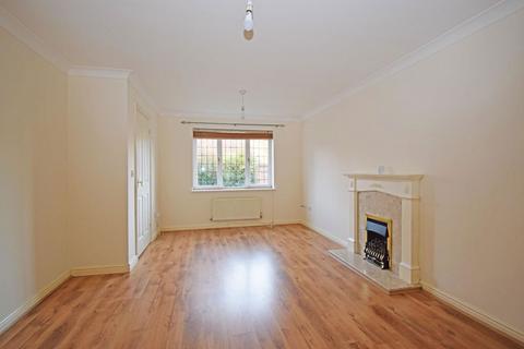 12 Blossom Drive, Bromsgrove, B61 0UF