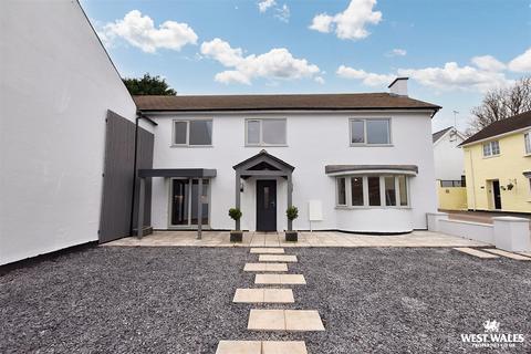 6 bedroom semi-detached house for sale, St. Florence, Tenby