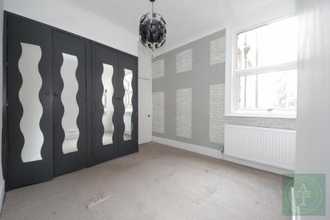 2 bedroom maisonette for sale, Manor Park Road, London, N2