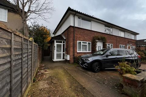 2 bedroom maisonette to rent, Glenhurst Road, London