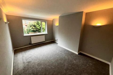 2 bedroom maisonette to rent, Glenhurst Road, London