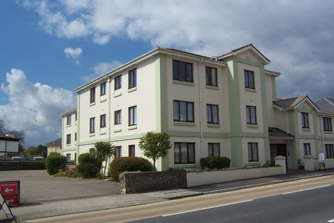 2 bedroom flat to rent, Babbacombe Road, Torquay TQ1