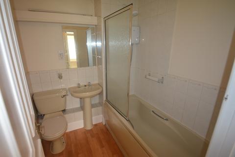 2 bedroom flat to rent, Babbacombe Road, Torquay TQ1