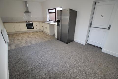 5 bedroom end of terrace house to rent, Renwick Road, Blyth, NE24