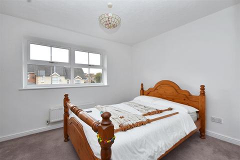 30 Beechfield Close, Stone Cross, Pevensey, BN24 5FH