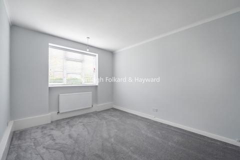 3 bedroom flat to rent, Wimbledon Park Side Wimbledon SW19