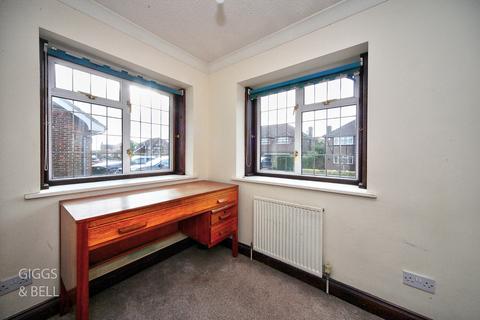 14 Clinton Avenue, Luton, LU2 7LT