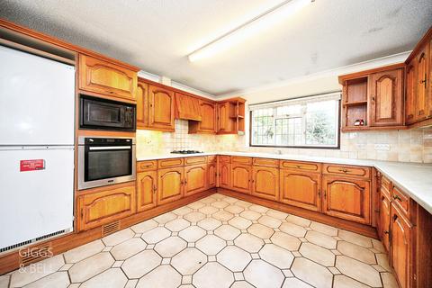 14 Clinton Avenue, Luton, LU2 7LT