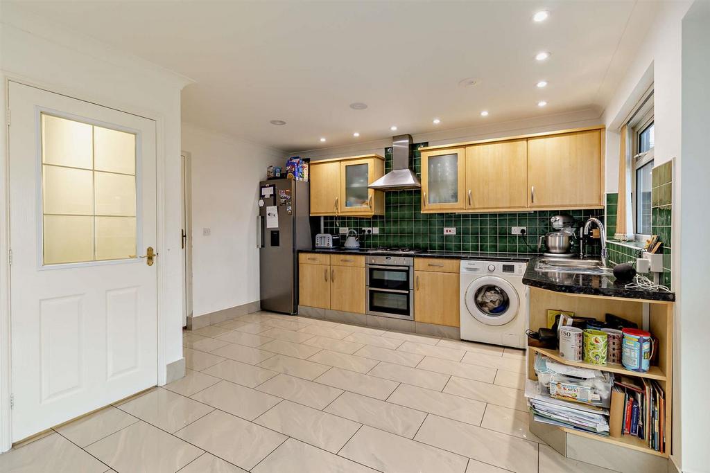 Kitchen/ Dining Room