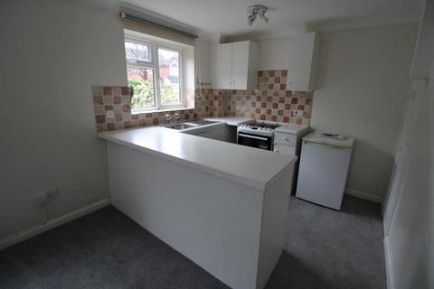 1 bedroom house to rent, Southern Way, Farnham GU9