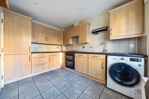 3 bedroom terraced house to rent, Ashdale Avenue,  Witney,  OX28